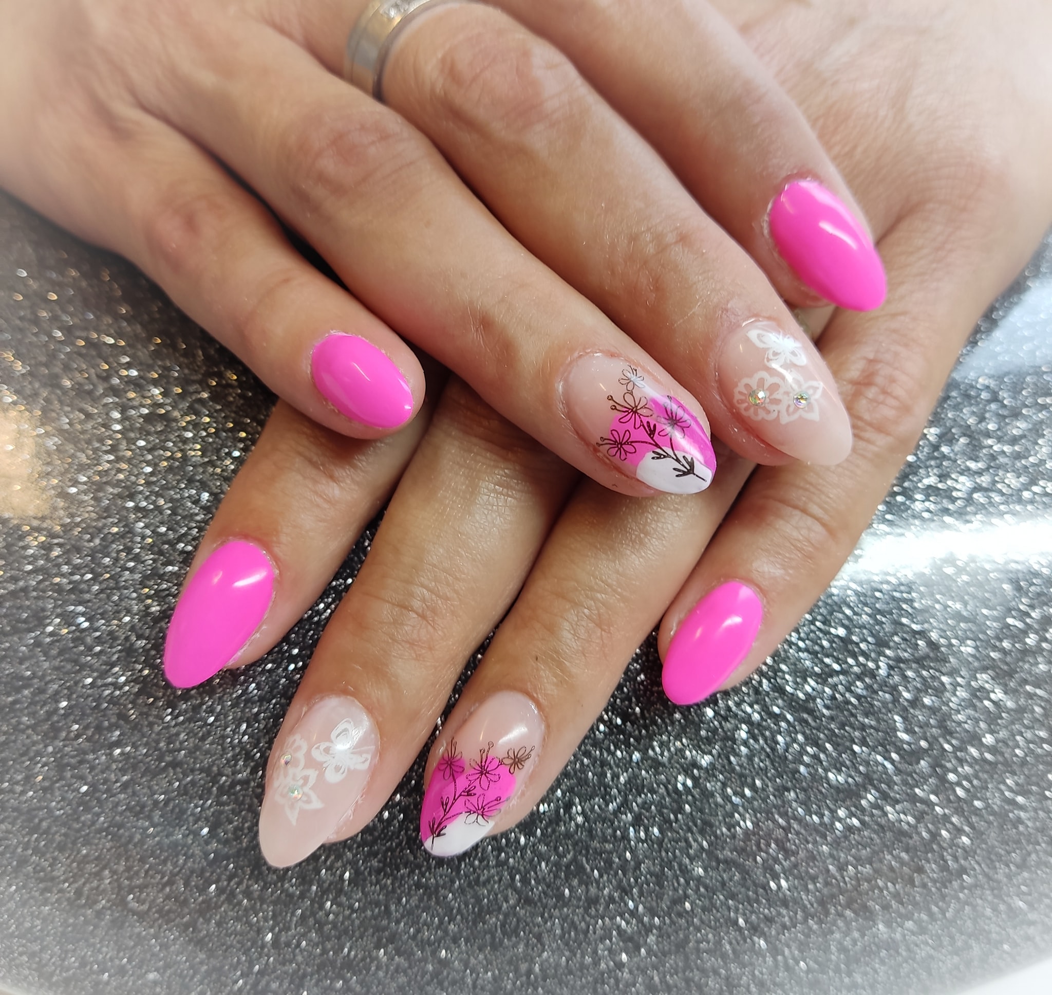 schoonheidsspecialisten Zele | Pura Nails , Nagelstudio & Pedicure